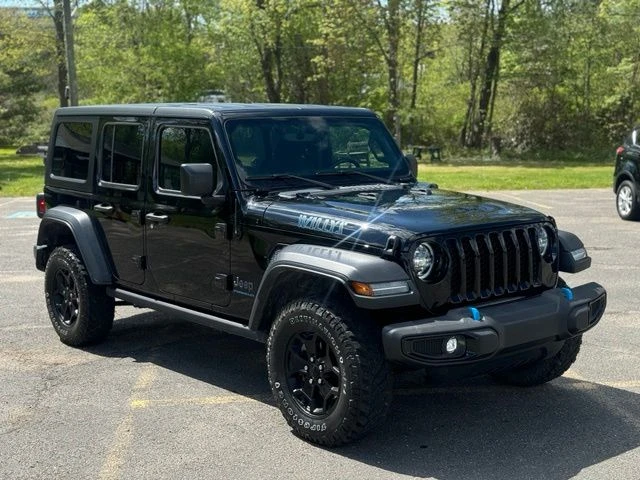 2023 Jeep Wrangler view 3