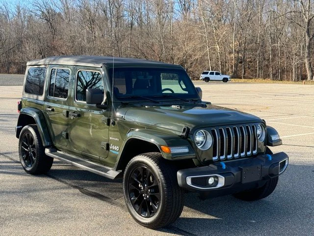 2022 Jeep Wrangler view 3
