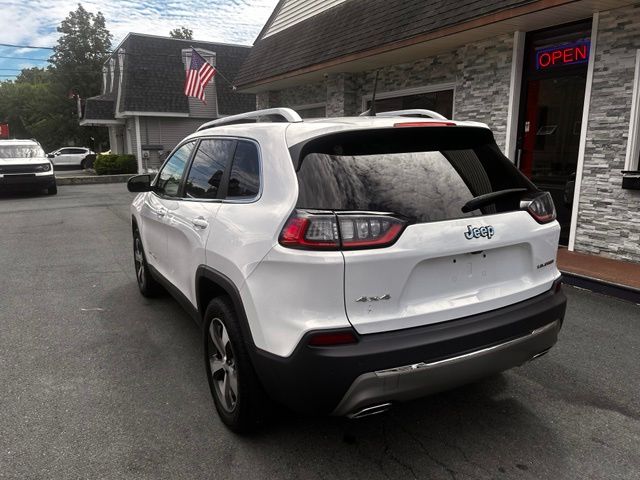 2020 Jeep Cherokee view 5