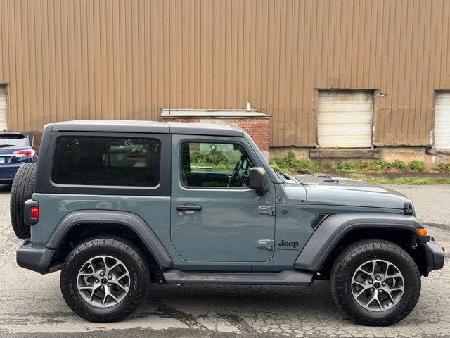 2024 Jeep Wrangler view 4