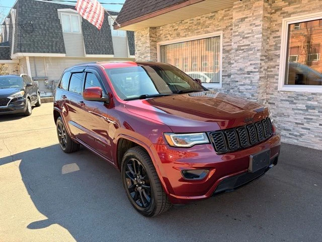 2020 Jeep Grand Cherokee view 3