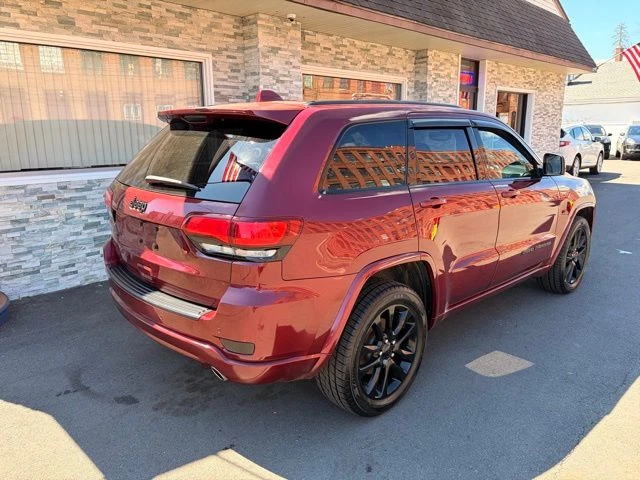 2020 Jeep Grand Cherokee view 5