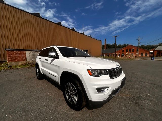 2017 Jeep Grand Cherokee view 3