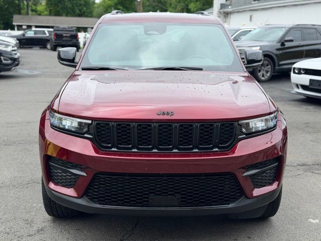2023 Jeep Grand Cherokee view 2