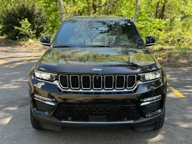 2023 Jeep Grand Cherokee view 2