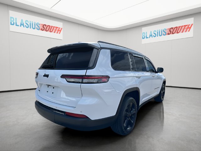 2023 Jeep Grand Cherokee L view 3