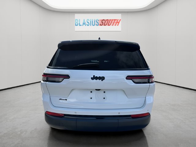 2023 Jeep Grand Cherokee L view 4