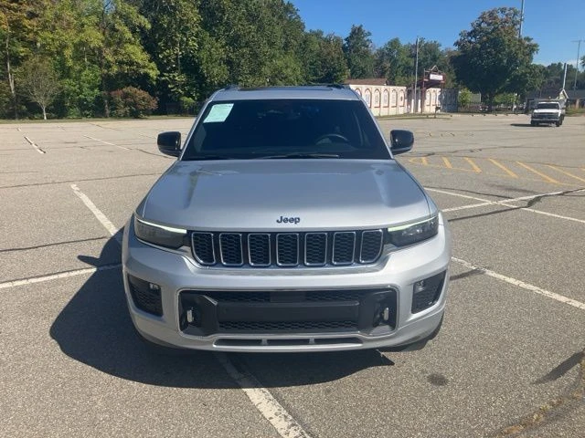 2023 Jeep Grand Cherokee L view 2