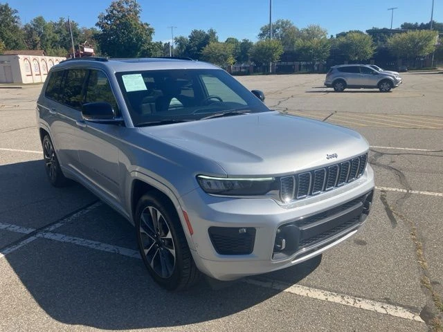 2023 Jeep Grand Cherokee L view 3