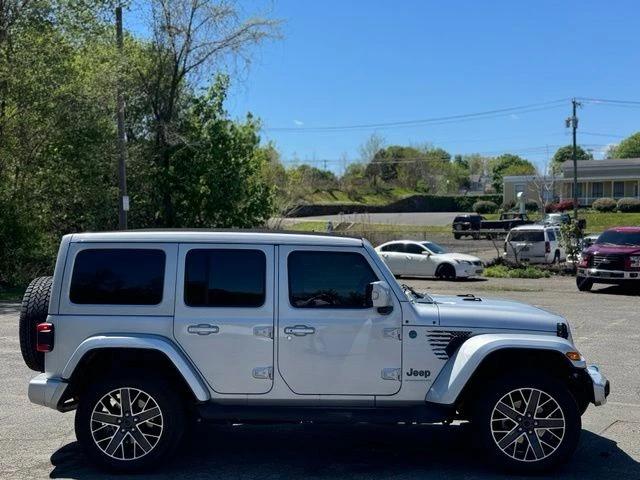 2024 Jeep Wrangler view 4