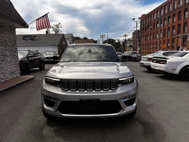 2023 Jeep Grand Cherokee view 2