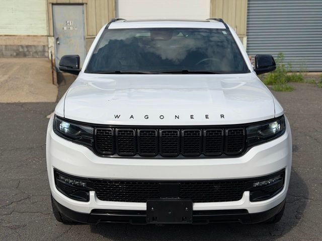 2023 Jeep Wagoneer view 2