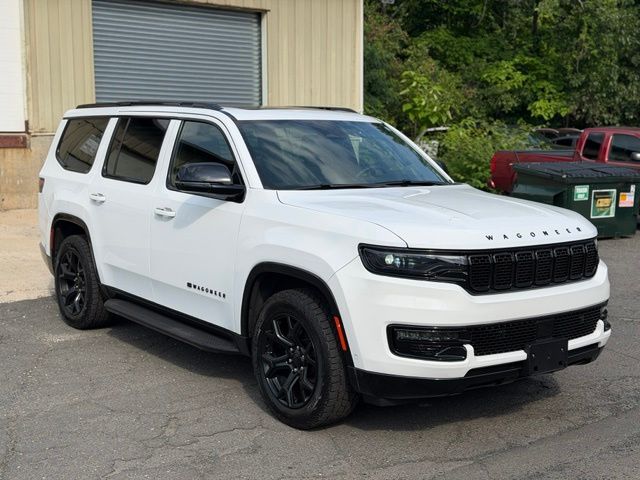 2023 Jeep Wagoneer view 3