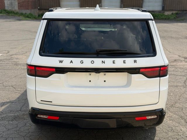 2023 Jeep Wagoneer view 5