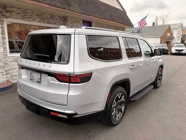 2023 Jeep Wagoneer view 5