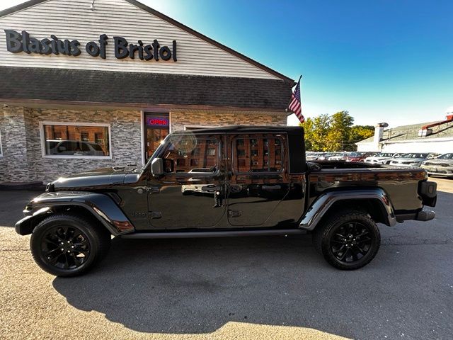 2022 Jeep Gladiator view 4