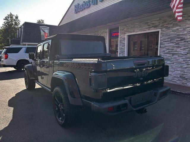 2022 Jeep Gladiator view 5