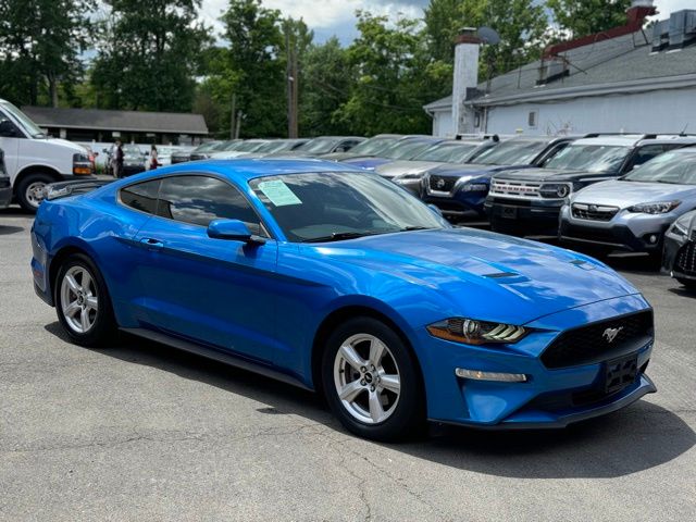 2019 Ford Mustang view 3