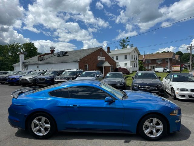 2019 Ford Mustang view 4