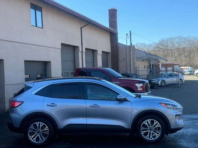 2022 Ford Escape view 4