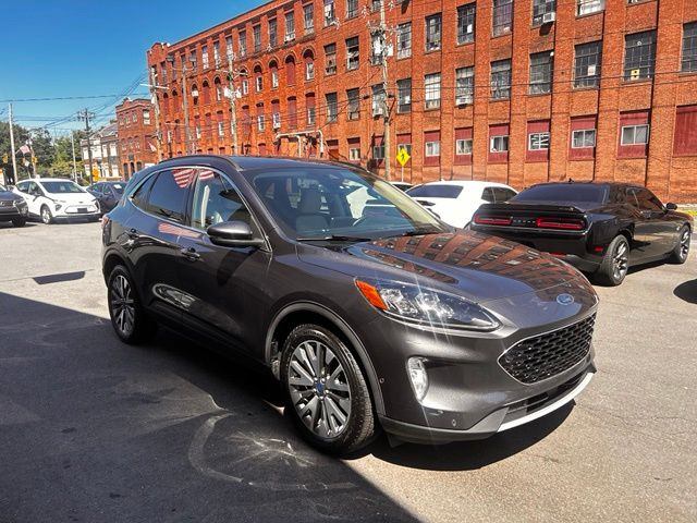 2020 Ford Escape Hybrid view 3