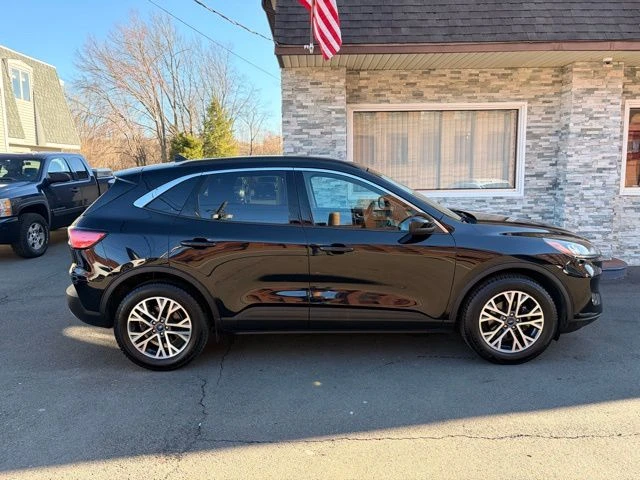 2020 Ford Escape view 4