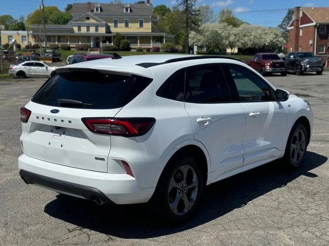 2023 Ford Escape Hybrid view 5