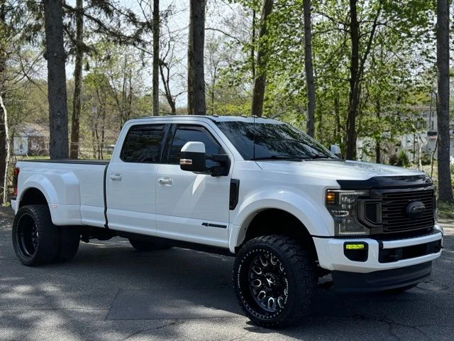 2022 Ford F-450SD view 3