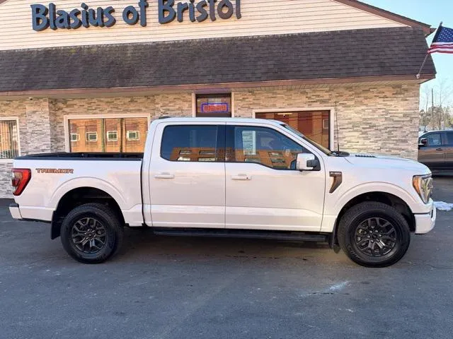 2023 Ford F-150 view 4