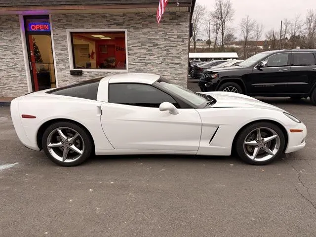 2012 Chevrolet Corvette view 4