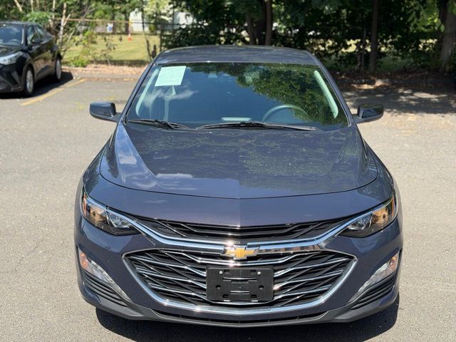 2025 Chevrolet Malibu view 2