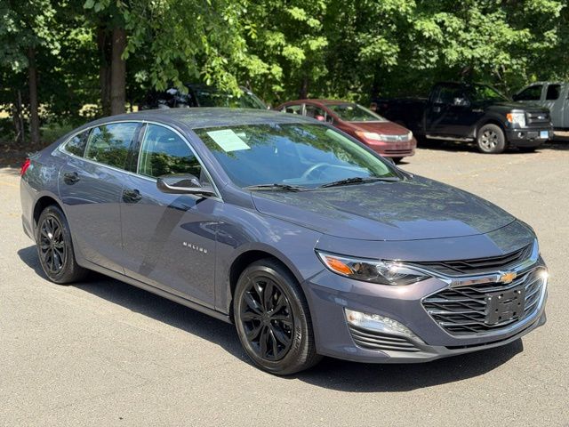 2025 Chevrolet Malibu view 3