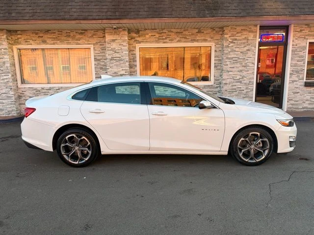 2024 Chevrolet Malibu view 4