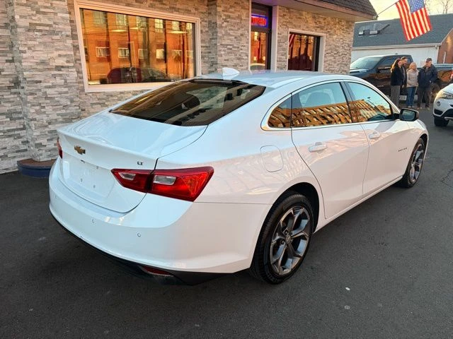 2024 Chevrolet Malibu view 5