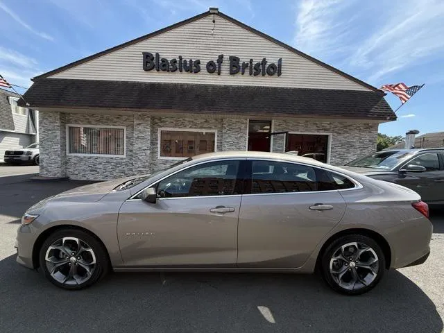 2023 Chevrolet Malibu view 4