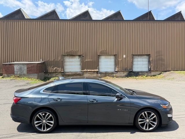 2021 Chevrolet Malibu view 4