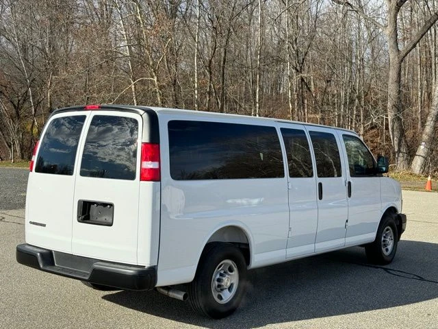 2025 Chevrolet Express 3500 view 5