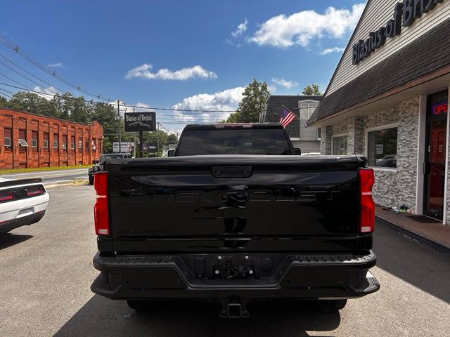 2024 Chevrolet Silverado 2500HD view 5