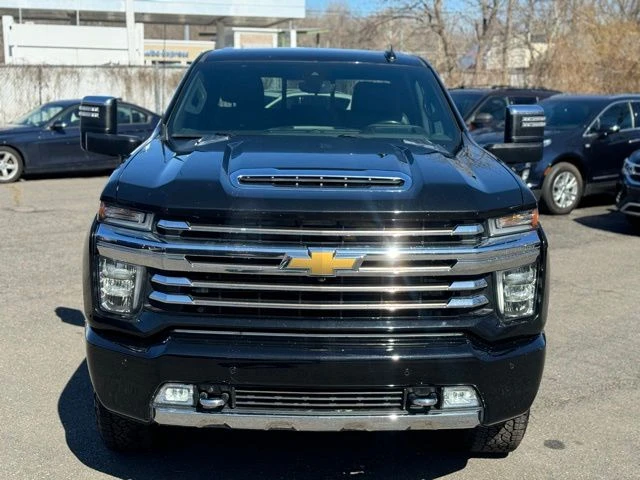 2022 Chevrolet Silverado 2500HD view 2
