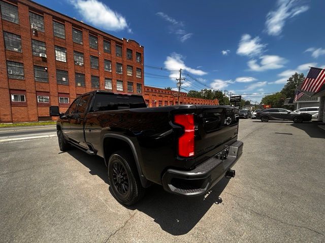 2024 Chevrolet Silverado 2500HD view 5