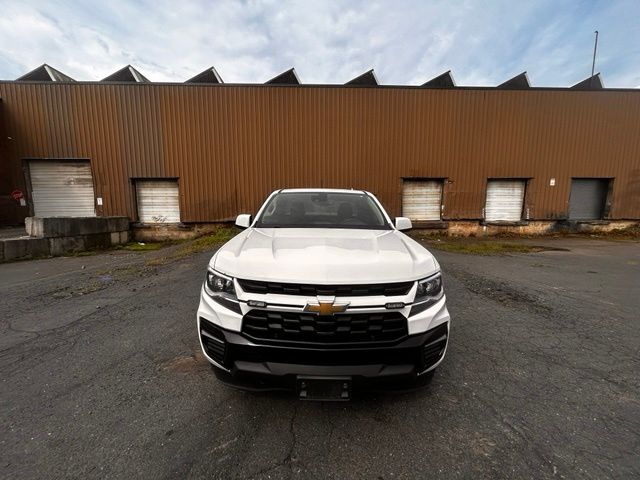 2022 Chevrolet Colorado view 2
