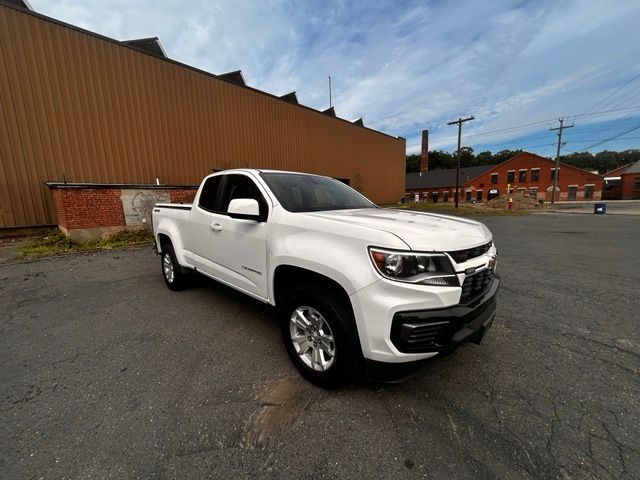 2022 Chevrolet Colorado view 3