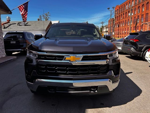 2024 Chevrolet Silverado 1500 view 2