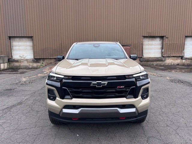 2024 Chevrolet Colorado view 2