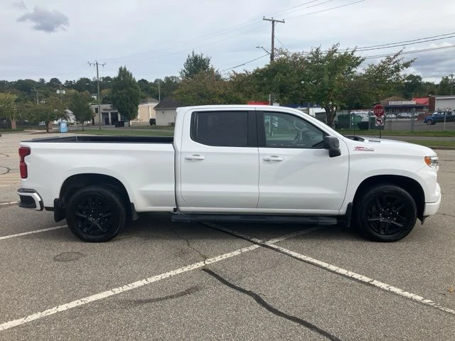 2024 Chevrolet Silverado 1500 view 4