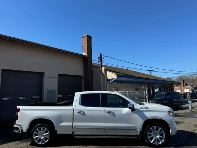 2023 Chevrolet Silverado 1500 view 4