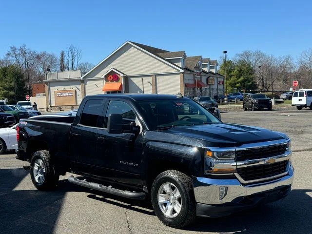 2016 Chevrolet Silverado 1500 view 3
