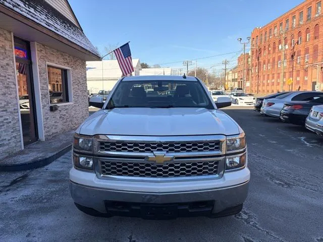2015 Chevrolet Silverado 1500 view 2