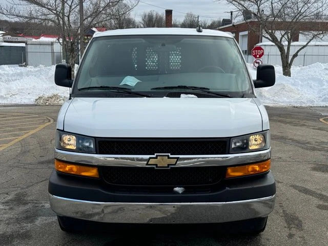 2024 Chevrolet Express 2500 view 2