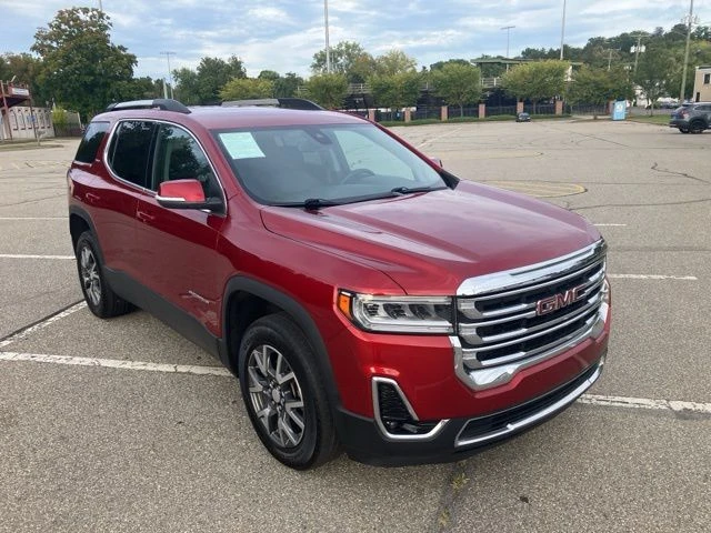 2023 GMC Acadia view 3